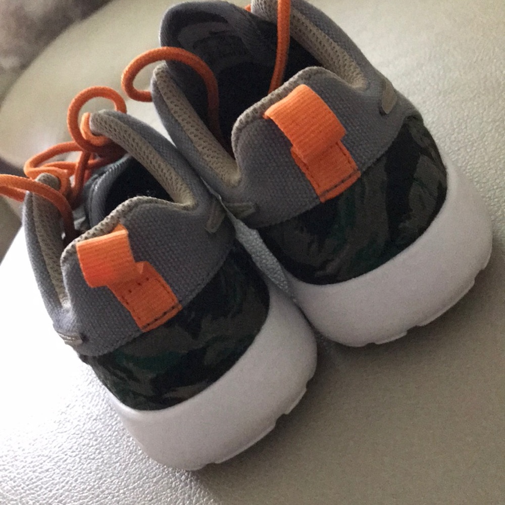 Kids Nike shoes - Picture 4 of 7